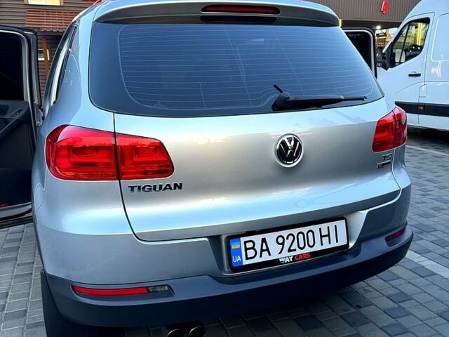 Серый Фольксваген Тигуан, объемом двигателя 2 л и пробегом 212 тыс. км за 13800 $, фото 1 на Automoto.ua