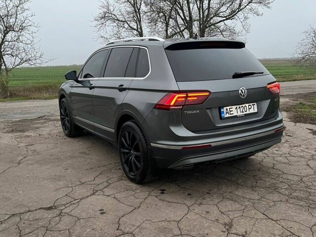 Серый Фольксваген Тигуан, объемом двигателя 2 л и пробегом 160 тыс. км за 30900 $, фото 3 на Automoto.ua