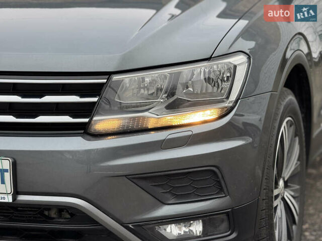 Серый Фольксваген Тигуан, объемом двигателя 2 л и пробегом 187 тыс. км за 18500 $, фото 3 на Automoto.ua