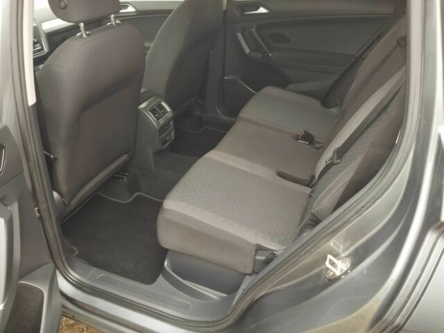 Серый Фольксваген Тигуан, объемом двигателя 2 л и пробегом 160 тыс. км за 16000 $, фото 10 на Automoto.ua