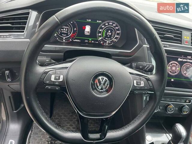 Серый Фольксваген Тигуан, объемом двигателя 1.98 л и пробегом 194 тыс. км за 24299 $, фото 23 на Automoto.ua