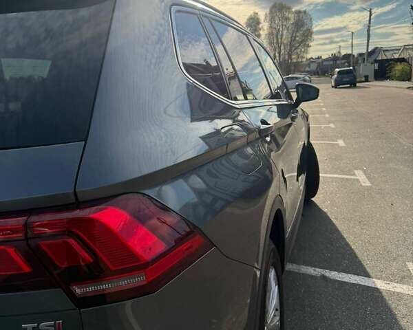 Серый Фольксваген Тигуан, объемом двигателя 2 л и пробегом 147 тыс. км за 17500 $, фото 5 на Automoto.ua