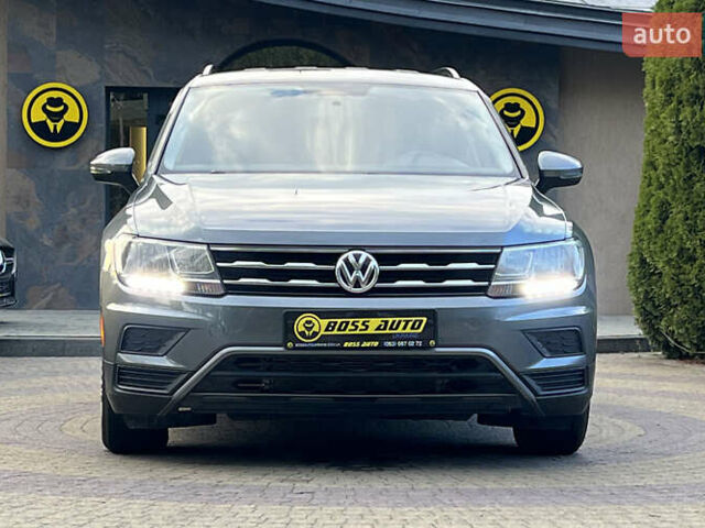 Серый Фольксваген Тигуан, объемом двигателя 2 л и пробегом 190 тыс. км за 17700 $, фото 1 на Automoto.ua