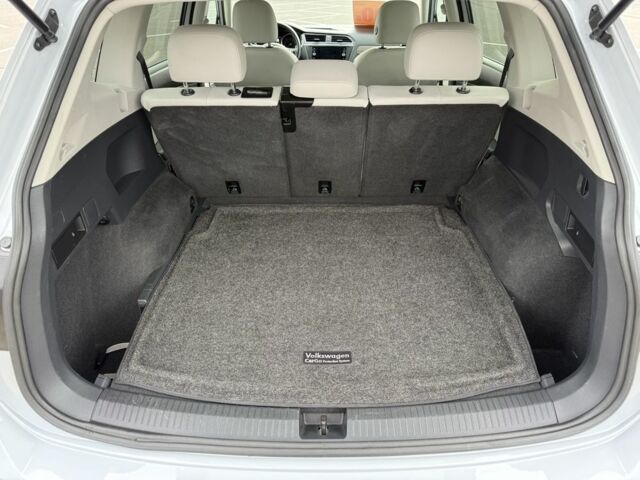 Серый Фольксваген Тигуан, объемом двигателя 2 л и пробегом 158 тыс. км за 17900 $, фото 13 на Automoto.ua