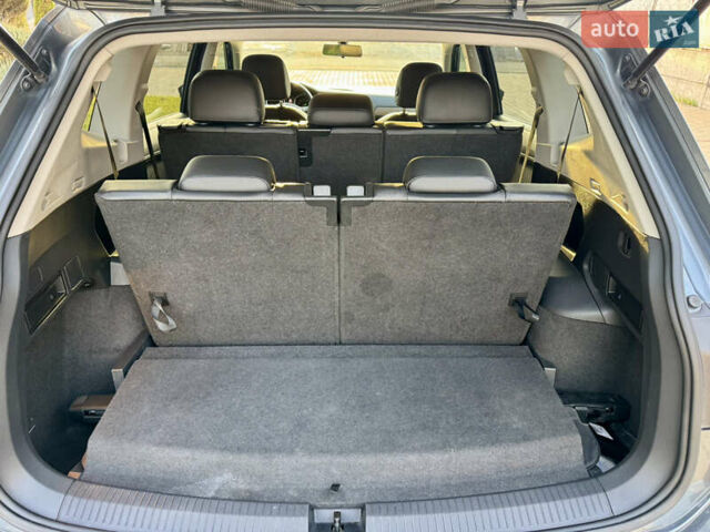 Серый Фольксваген Тигуан, объемом двигателя 2 л и пробегом 104 тыс. км за 20300 $, фото 44 на Automoto.ua