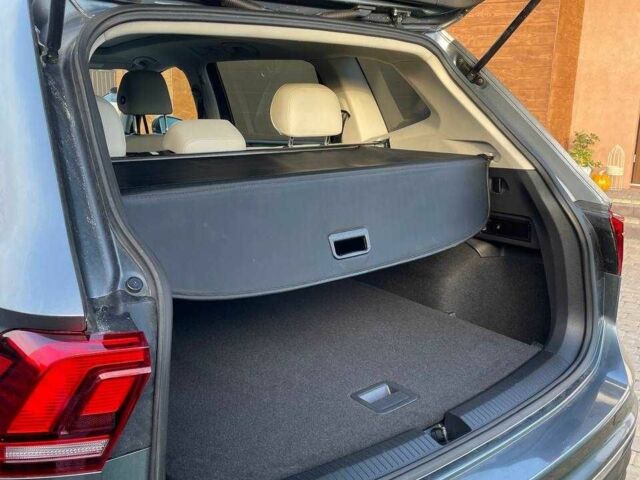 Серый Фольксваген Тигуан, объемом двигателя 2 л и пробегом 165 тыс. км за 16700 $, фото 7 на Automoto.ua