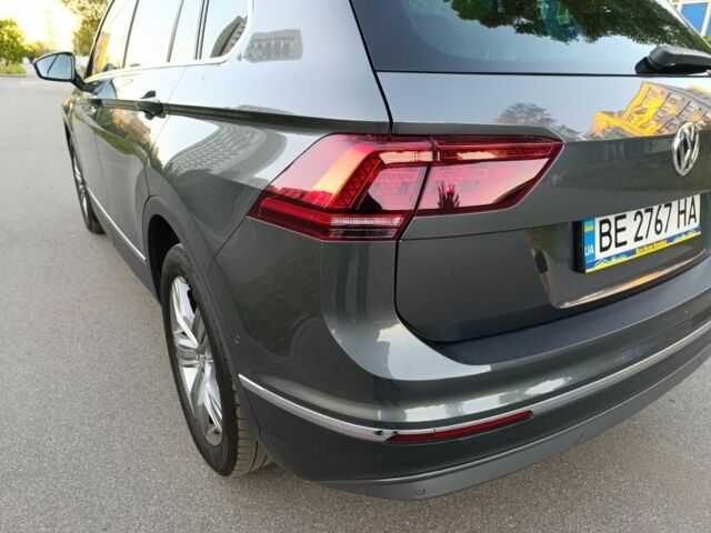 Серый Фольксваген Тигуан, объемом двигателя 2 л и пробегом 180 тыс. км за 30000 $, фото 10 на Automoto.ua