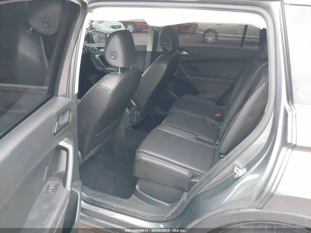 Серый Фольксваген Тигуан, объемом двигателя 2 л и пробегом 58 тыс. км за 18500 $, фото 6 на Automoto.ua