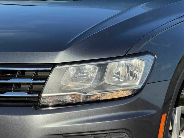 Сірий Фольксваген Тігуан, об'ємом двигуна 0 л та пробігом 130 тис. км за 402 $, фото 2 на Automoto.ua