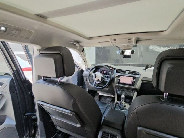 Серый Фольксваген Тигуан, объемом двигателя 2 л и пробегом 80 тыс. км за 16500 $, фото 24 на Automoto.ua