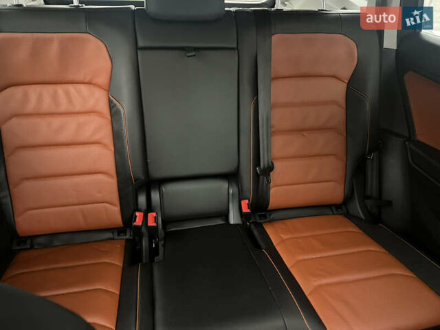 Сірий Фольксваген Тігуан, об'ємом двигуна 2 л та пробігом 175 тис. км за 19300 $, фото 15 на Automoto.ua