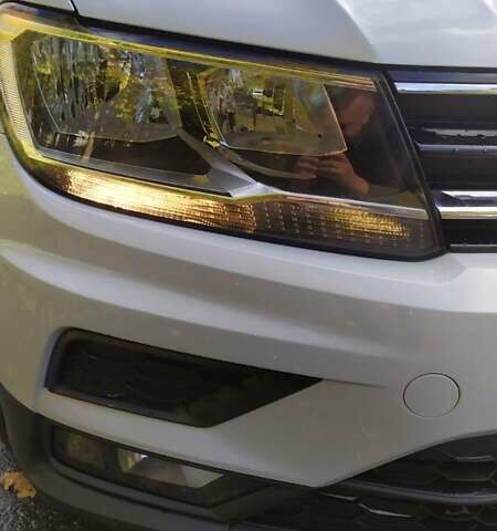 Серый Фольксваген Тигуан, объемом двигателя 2 л и пробегом 195 тыс. км за 23350 $, фото 21 на Automoto.ua