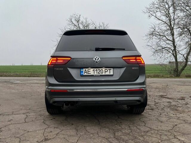 Серый Фольксваген Тигуан, объемом двигателя 2 л и пробегом 160 тыс. км за 30900 $, фото 4 на Automoto.ua