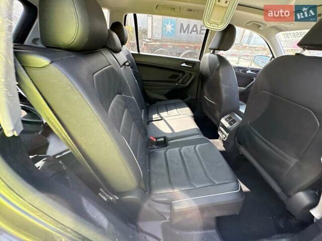 Серый Фольксваген Тигуан, объемом двигателя 2 л и пробегом 65 тыс. км за 22000 $, фото 7 на Automoto.ua