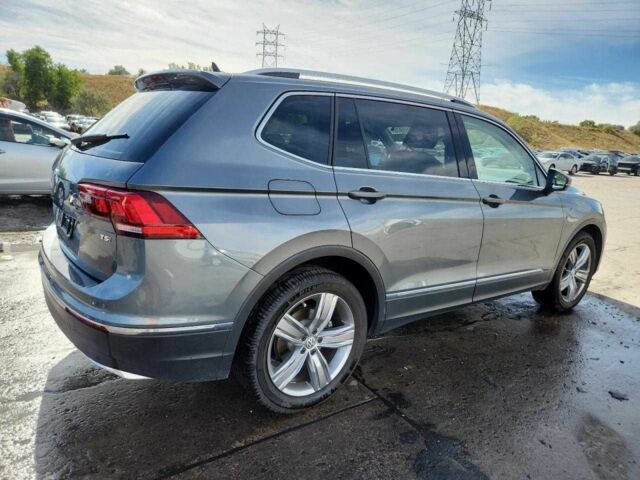 Сірий Фольксваген Тігуан, об'ємом двигуна 2 л та пробігом 64 тис. км за 7000 $, фото 2 на Automoto.ua