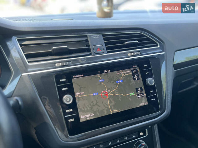 Сірий Фольксваген Тігуан, об'ємом двигуна 1.97 л та пробігом 258 тис. км за 23950 $, фото 8 на Automoto.ua