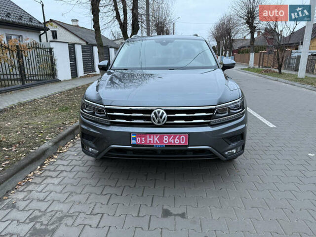 Серый Фольксваген Тигуан, объемом двигателя 2 л и пробегом 169 тыс. км за 21500 $, фото 3 на Automoto.ua