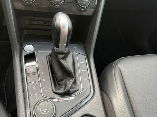 Серый Фольксваген Тигуан, объемом двигателя 2 л и пробегом 147 тыс. км за 17500 $, фото 14 на Automoto.ua