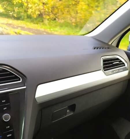 Серый Фольксваген Тигуан, объемом двигателя 2 л и пробегом 195 тыс. км за 23350 $, фото 12 на Automoto.ua