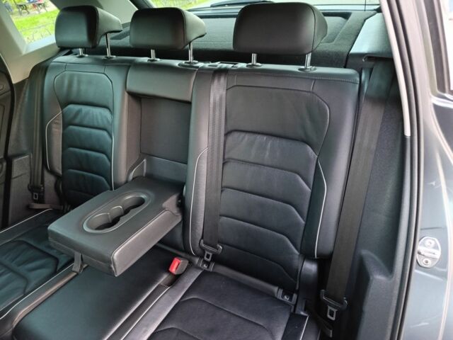 Серый Фольксваген Тигуан, объемом двигателя 2 л и пробегом 180 тыс. км за 30000 $, фото 13 на Automoto.ua