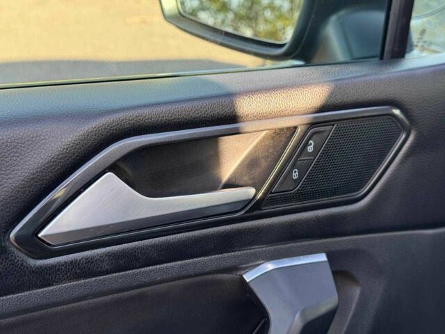 Сірий Фольксваген Тігуан, об'ємом двигуна 0 л та пробігом 130 тис. км за 402 $, фото 13 на Automoto.ua