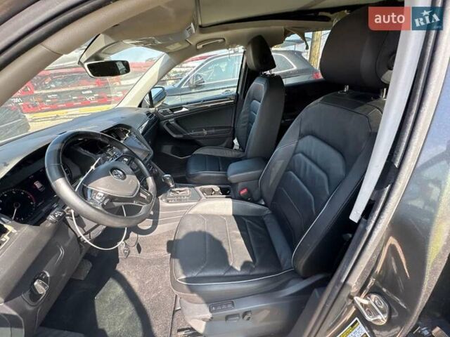 Серый Фольксваген Тигуан, объемом двигателя 2 л и пробегом 65 тыс. км за 22000 $, фото 10 на Automoto.ua