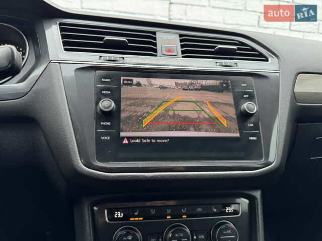 Серый Фольксваген Тигуан, объемом двигателя 2 л и пробегом 187 тыс. км за 18500 $, фото 38 на Automoto.ua