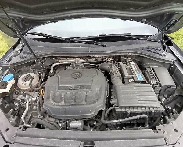 Серый Фольксваген Тигуан, объемом двигателя 2 л и пробегом 118 тыс. км за 16900 $, фото 5 на Automoto.ua