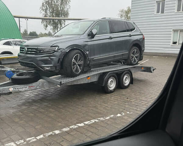 Серый Фольксваген Тигуан, объемом двигателя 2 л и пробегом 169 тыс. км за 21500 $, фото 20 на Automoto.ua