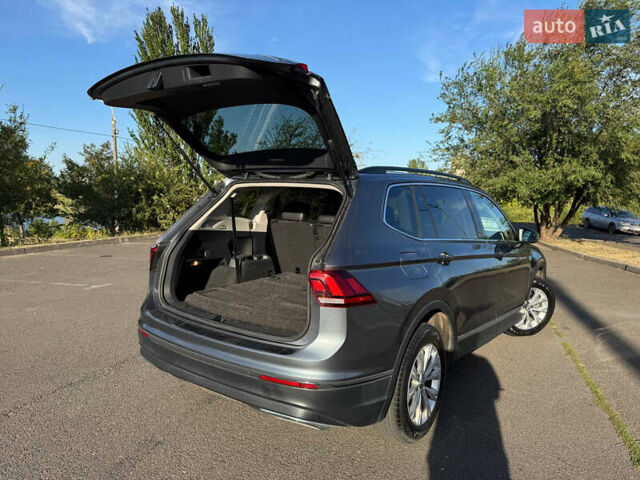 Сірий Фольксваген Тігуан, об'ємом двигуна 1.98 л та пробігом 155 тис. км за 18500 $, фото 10 на Automoto.ua