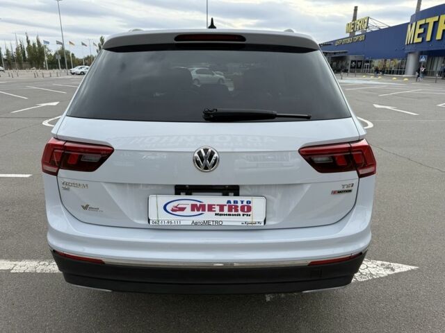 Серый Фольксваген Тигуан, объемом двигателя 2 л и пробегом 158 тыс. км за 17900 $, фото 4 на Automoto.ua