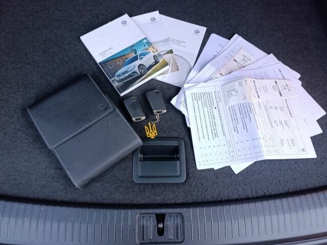 Серый Фольксваген Тигуан, объемом двигателя 2 л и пробегом 180 тыс. км за 30000 $, фото 1 на Automoto.ua