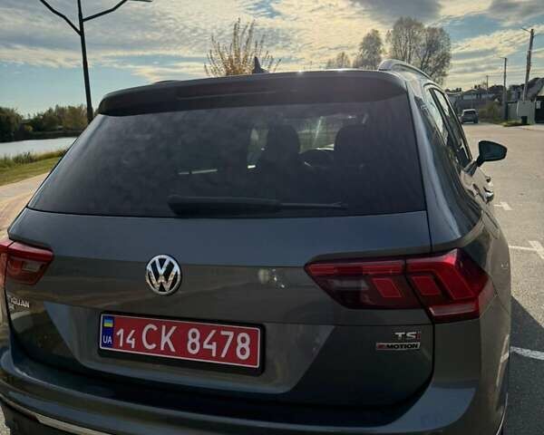 Серый Фольксваген Тигуан, объемом двигателя 2 л и пробегом 147 тыс. км за 17500 $, фото 2 на Automoto.ua