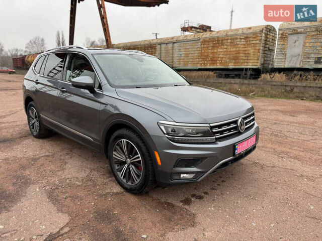 Серый Фольксваген Тигуан, объемом двигателя 2 л и пробегом 254 тыс. км за 17999 $, фото 5 на Automoto.ua