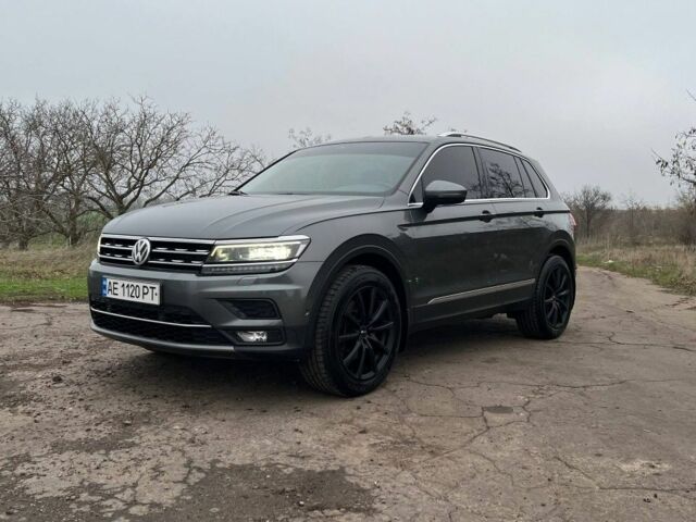 Серый Фольксваген Тигуан, объемом двигателя 2 л и пробегом 160 тыс. км за 30900 $, фото 2 на Automoto.ua