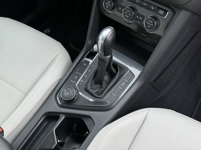 Серый Фольксваген Тигуан, объемом двигателя 2 л и пробегом 158 тыс. км за 17900 $, фото 9 на Automoto.ua