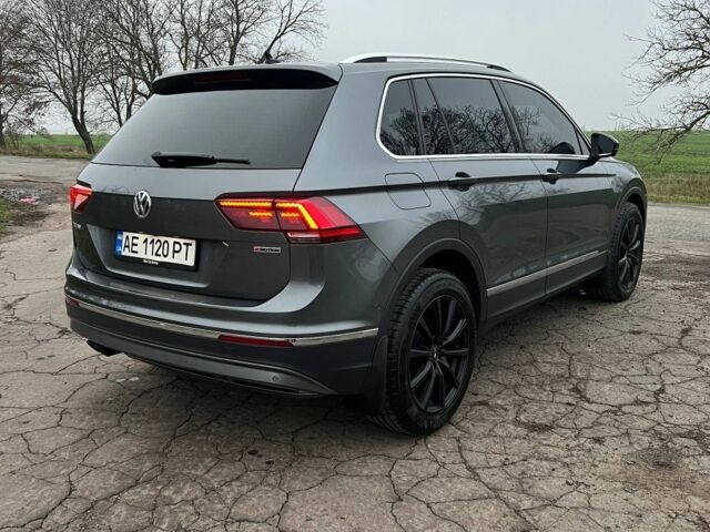 Серый Фольксваген Тигуан, объемом двигателя 2 л и пробегом 160 тыс. км за 30900 $, фото 5 на Automoto.ua