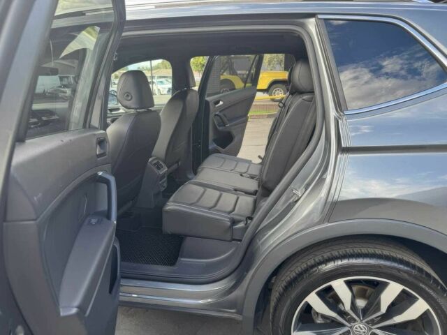 Сірий Фольксваген Тігуан, об'ємом двигуна 2 л та пробігом 38 тис. км за 9000 $, фото 13 на Automoto.ua