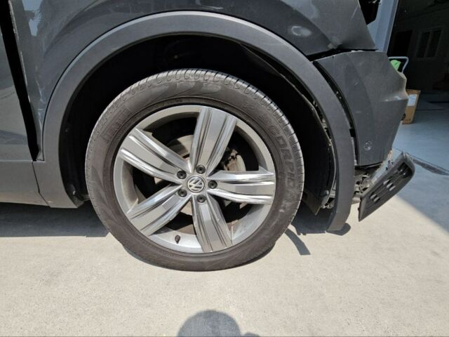 Серый Фольксваген Тигуан, объемом двигателя 2 л и пробегом 80 тыс. км за 16500 $, фото 34 на Automoto.ua