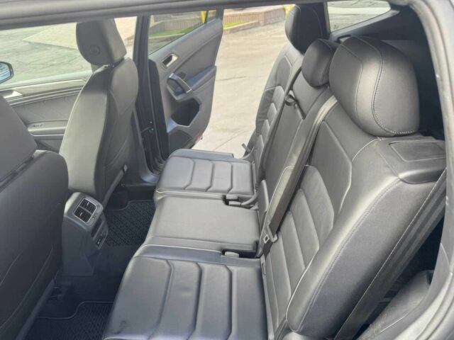 Сірий Фольксваген Тігуан, об'ємом двигуна 2 л та пробігом 38 тис. км за 9000 $, фото 14 на Automoto.ua