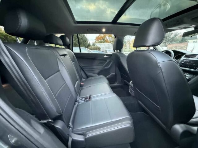 Серый Фольксваген Тигуан, объемом двигателя 2 л и пробегом 36 тыс. км за 18500 $, фото 11 на Automoto.ua