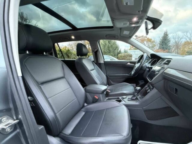 Серый Фольксваген Тигуан, объемом двигателя 2 л и пробегом 36 тыс. км за 18500 $, фото 6 на Automoto.ua