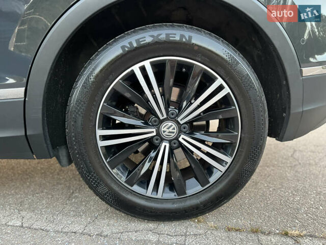 Серый Фольксваген Тигуан, объемом двигателя 1.98 л и пробегом 124 тыс. км за 26900 $, фото 33 на Automoto.ua