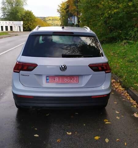 Серый Фольксваген Тигуан, объемом двигателя 2 л и пробегом 195 тыс. км за 23350 $, фото 2 на Automoto.ua