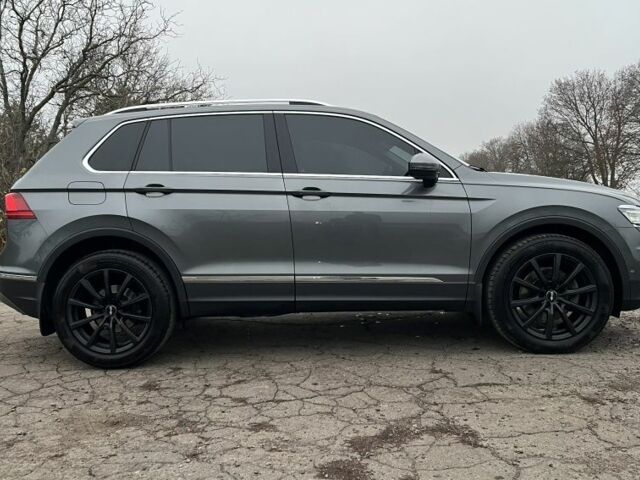 Серый Фольксваген Тигуан, объемом двигателя 2 л и пробегом 160 тыс. км за 30900 $, фото 7 на Automoto.ua