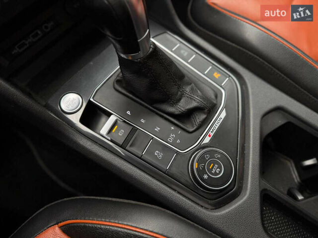 Серый Фольксваген Тигуан, объемом двигателя 2 л и пробегом 254 тыс. км за 17999 $, фото 18 на Automoto.ua