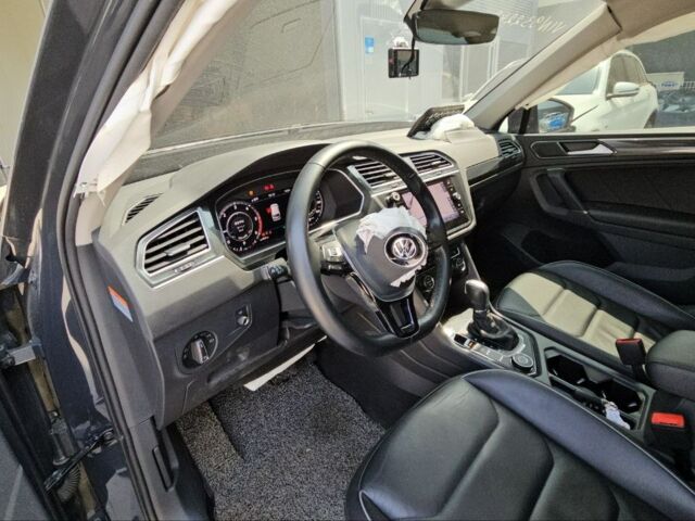 Серый Фольксваген Тигуан, объемом двигателя 2 л и пробегом 80 тыс. км за 16500 $, фото 56 на Automoto.ua