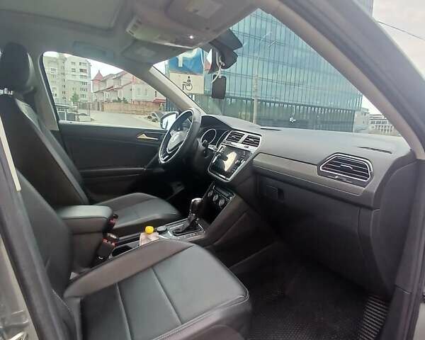 Серый Фольксваген Тигуан, объемом двигателя 1.98 л и пробегом 54 тыс. км за 25499 $, фото 10 на Automoto.ua