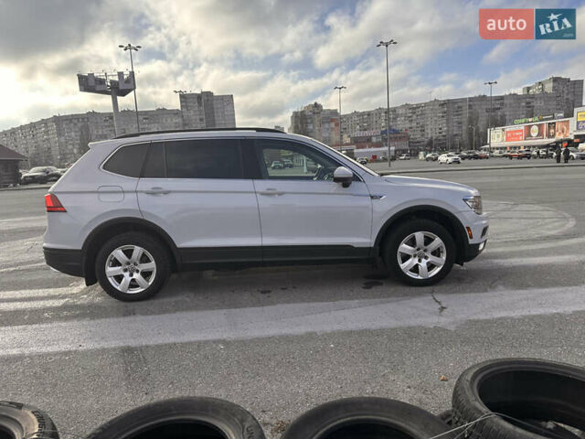 Серый Фольксваген Тигуан, объемом двигателя 1.98 л и пробегом 93 тыс. км за 21500 $, фото 6 на Automoto.ua
