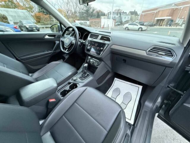 Серый Фольксваген Тигуан, объемом двигателя 2 л и пробегом 36 тыс. км за 18500 $, фото 7 на Automoto.ua